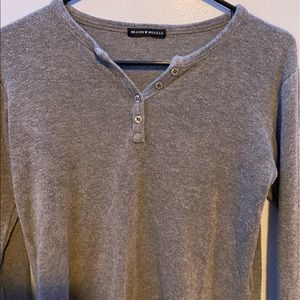 Brandy mellville gray shirt